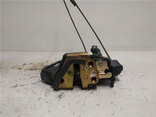 cerradura puerta trasera derecha toyota avens