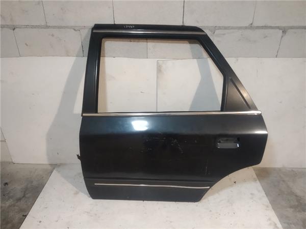puerta trasera izquierda ford scorpio 1985  2