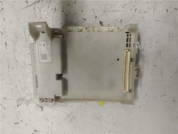 caja reles toyota yaris xp13 2017 15 active