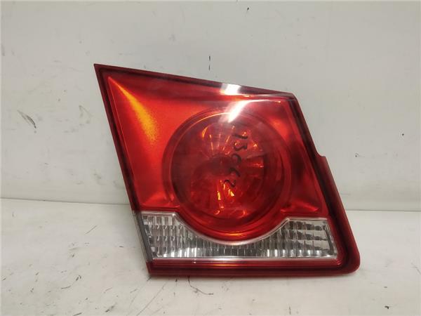 piloto porton trasero izquierdo chevrolet cru