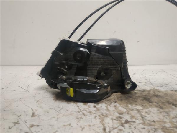cerradura puerta delantera izquierda toyota yaris (xp13)(2017 >) 1.5 active [1,5 ltr.   82 kw 16v cat]