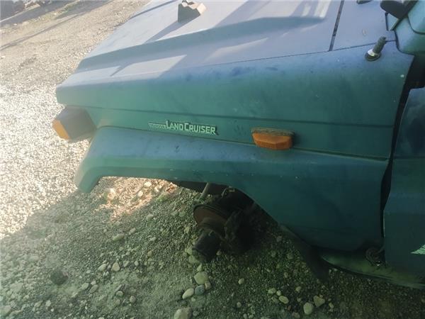 aleta delantera izquierda toyota land cruiser