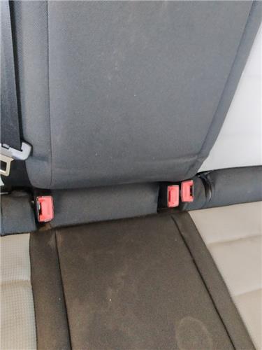 anclaje cinturon trasero central skoda octavi