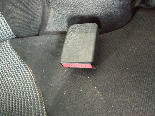 anclaje cinturon trasero derecho peugeot 206