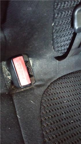 anclaje cinturon trasero izquierdo citroen c4