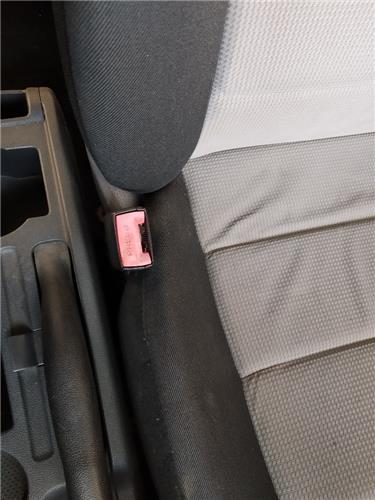anclaje cinturon delantero izquierdo skoda oc
