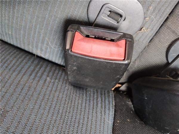 anclaje cinturon trasero derecho ford fiesta