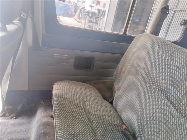 guarnecido puerta trasera derecha toyota land