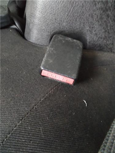 anclaje cinturon trasero izquierdo peugeot 20