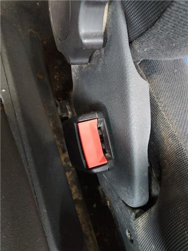 anclaje cinturon delantero izquierdo volkswag