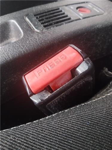 anclaje cinturon delantero izquierdo peugeot