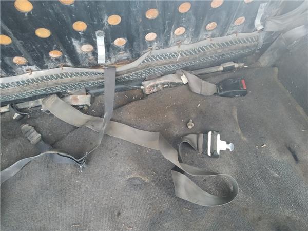 cinturon seguridad trasero central toyota lan
