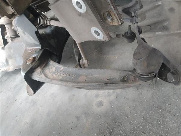 brazo inferior delantero izquierdo peugeot 30