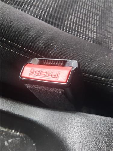 anclaje cinturon delantero derecho peugeot 30