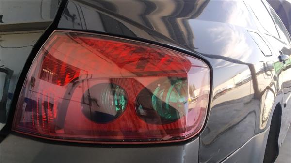 piloto trasero derecho peugeot 407 2004 20 s