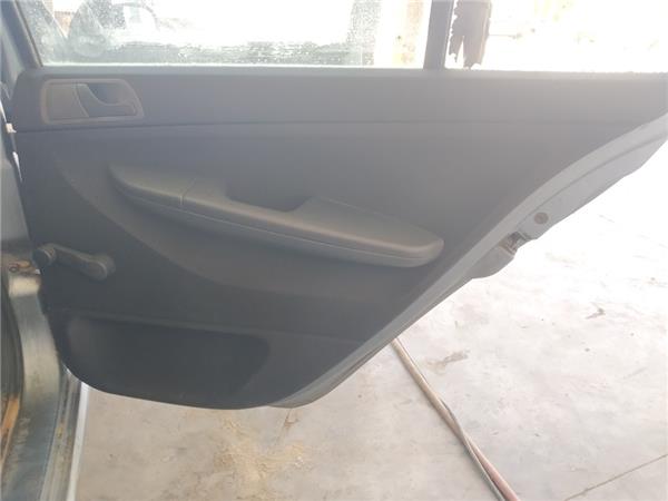 guarnecido puerta trasera derecha skoda fabia
