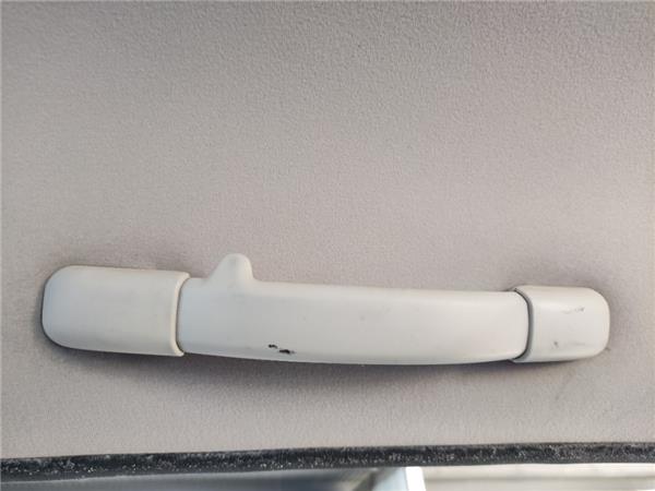 asidero superior trasero izquierdo peugeot 30