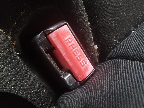 anclaje cinturon trasero izquierdo peugeot 30