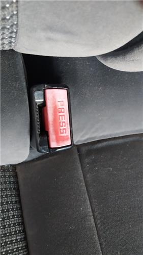 anclaje cinturon trasero derecho peugeot 407