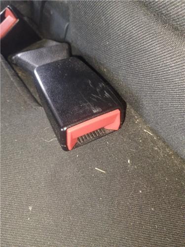 anclaje cinturon trasero central peugeot 3008 (05.2009 >) 1.6 style [1,6 ltr.   88 kw blue hdi fap]