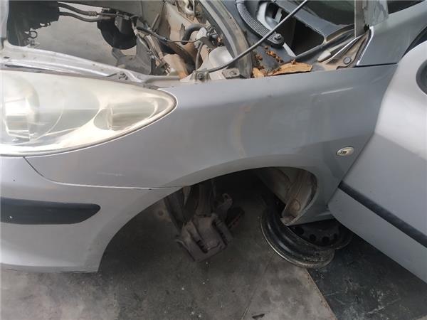 aleta delantera izquierda peugeot 307 berlina