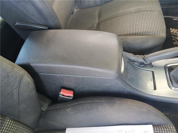 reposabrazos peugeot 407 2004  20 sport 20 lt