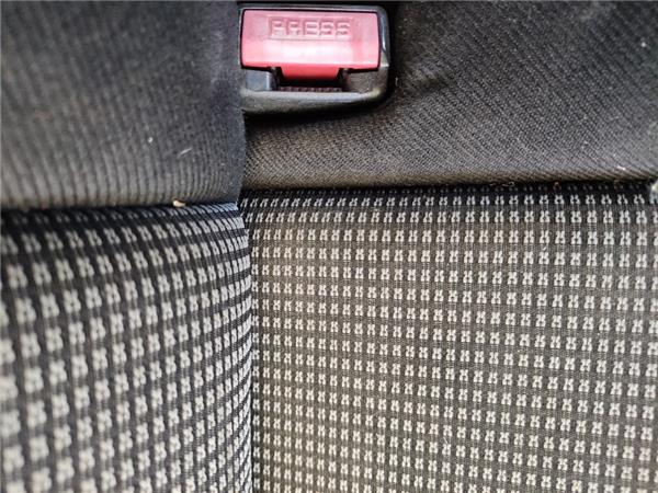 anclaje cinturon trasero derecho peugeot 307