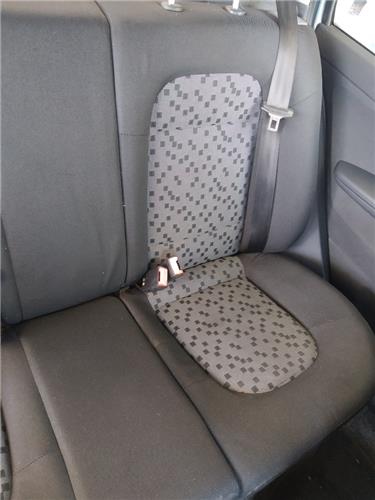 anclaje cinturon trasero izquierdo skoda fabi