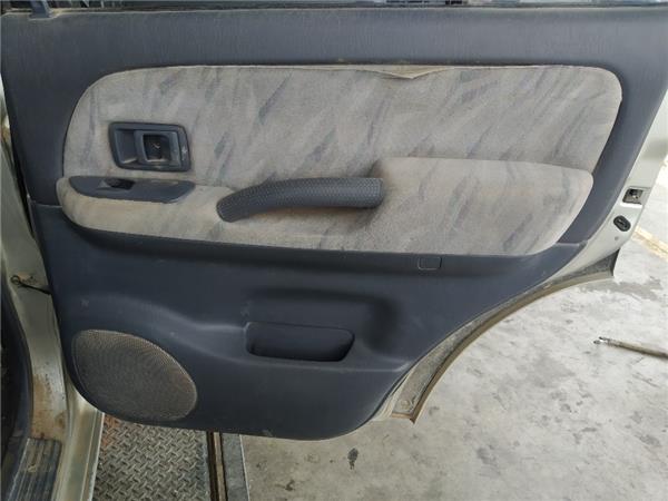 guarnecido puerta trasera derecha toyota land