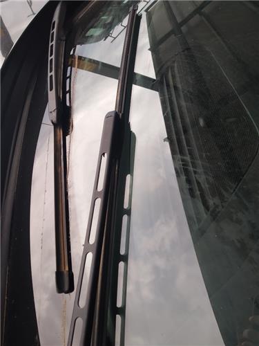 brazo limpiaparabrisas delantero izquierdo ci