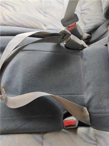 cinturon seguridad trasero central toyota lan