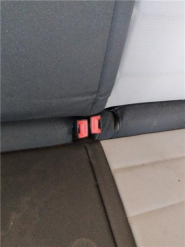 anclaje cinturon trasero izquierdo skoda octa