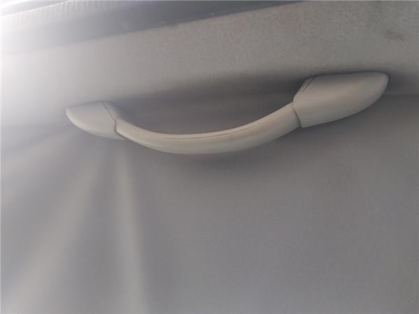 asidero superior trasero izquierdo peugeot 30