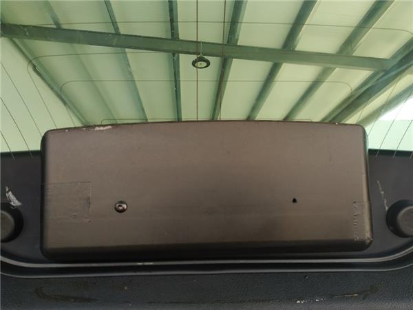 piloto trasero central peugeot 407 2004  20 s