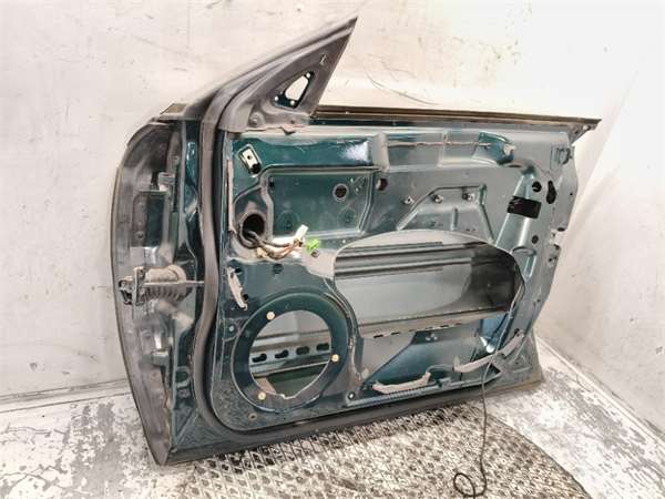 CLS BM 21906.2004- Puerta Delantera Derecha