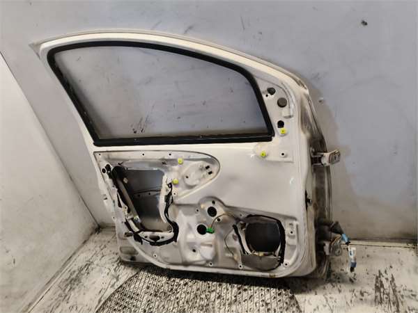 AYGO KGBWNB2005- Puerta Delantera Izquierda