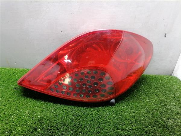 piloto trasero derecho peugeot 207 2006  16 h