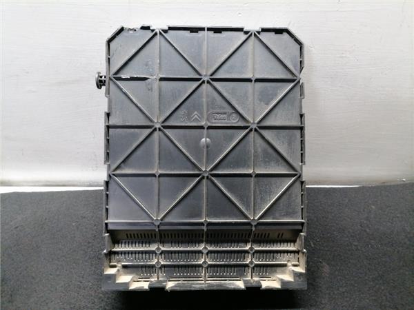 C3 2002- Caja Reles