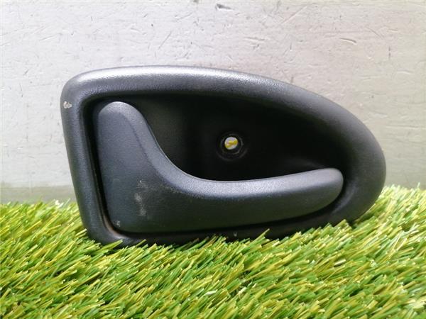 manilla interior puerta trasera izquierda ren