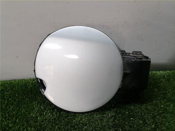 Megane III Berlina 5P 2008- Tapa Exterior Combustible Megane III Berlina 5P 2008- Tapa Exterior Combustible
