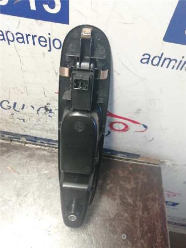 PUNTO Botonera Puerta Delantera Derecha