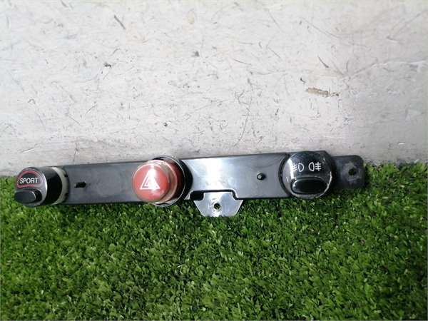 500 Berlina 1502007- Interruptor Luces Emergencia