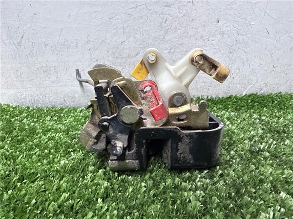 cerradura puerta trasera derecha chrysler pt