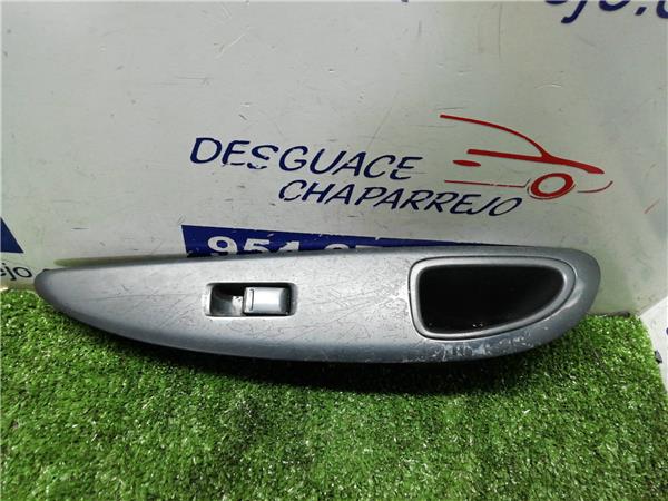 botonera puerta delantera derecha nissan prim