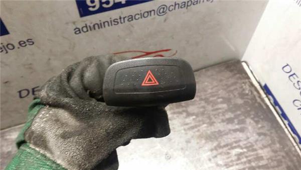 interruptor luces emergencia nissan primera b