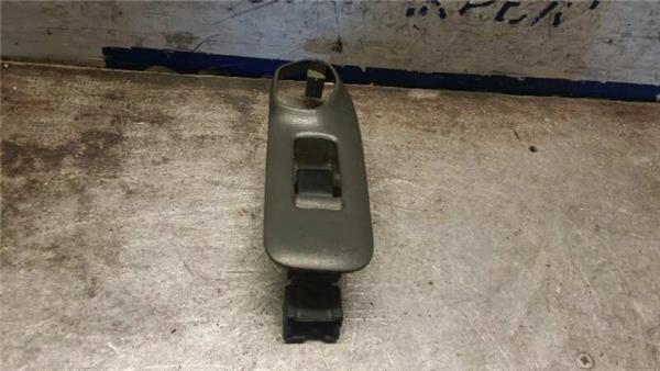 ALMERA Botonera Puerta Delantera Derecha ALMERA Botonera Puerta Delantera Derecha