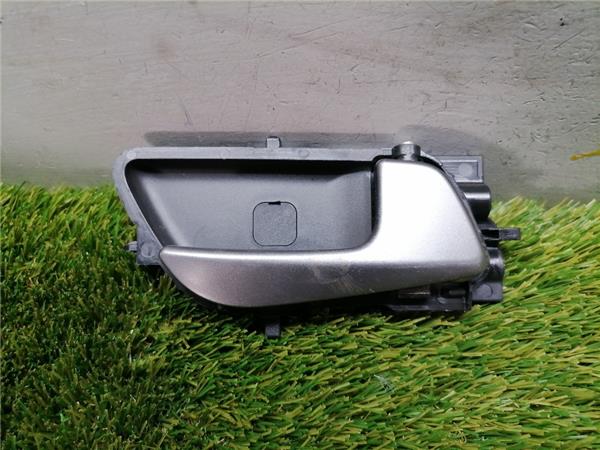 manilla interior puerta delantera derecha hyu