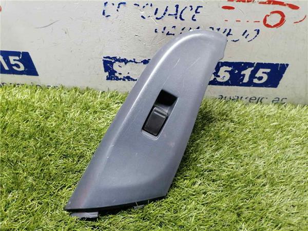 ALMERA Botonera Puerta Delantera Derecha ALMERA Botonera Puerta Delantera Derecha