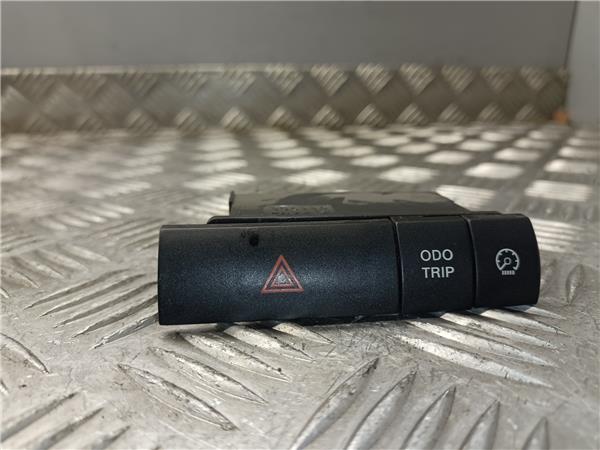 interruptor luces emergencia toyota prius 15