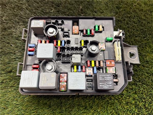 caja fusiblesrele opel corsa e 2014  13 expre